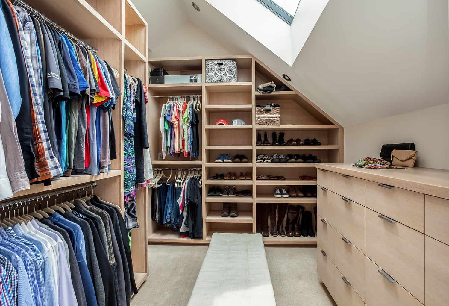 contemporary-closet