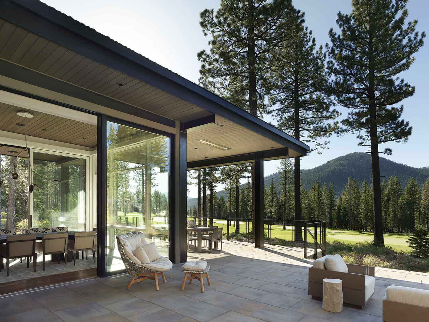 contemporary-mountain-home-patio