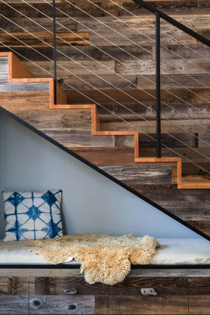20+ Coziest Rustic Reading Nook Ideas For Winter Hibernation