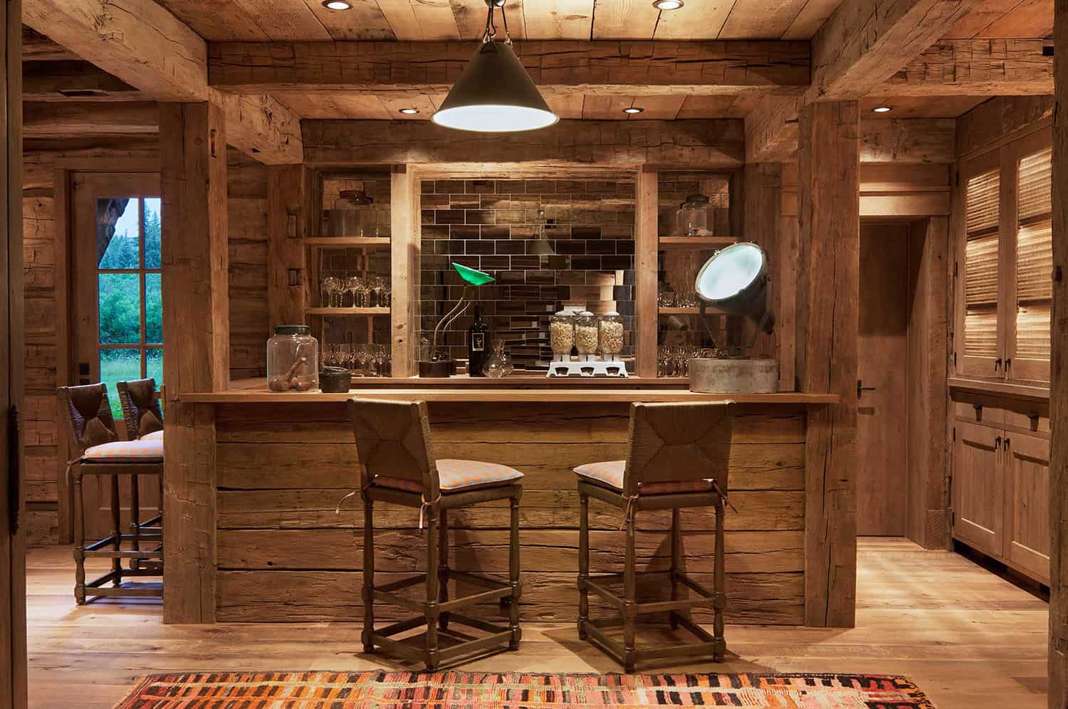 rustic-home-bar