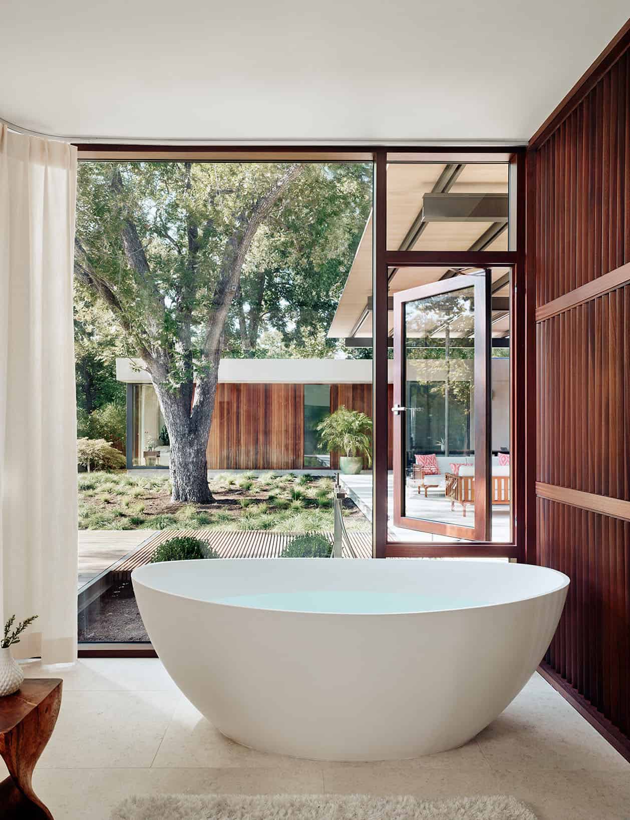 contemporary-bathroom-tub