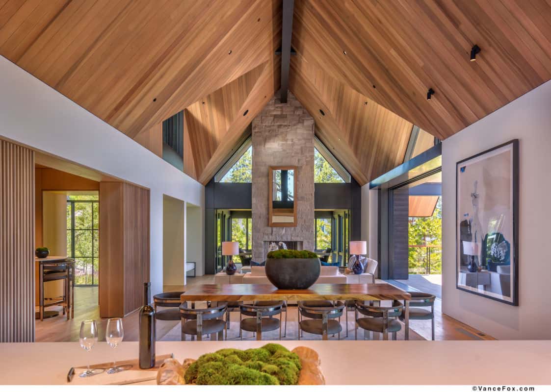 luxury-lakefront-mountain-dining-room