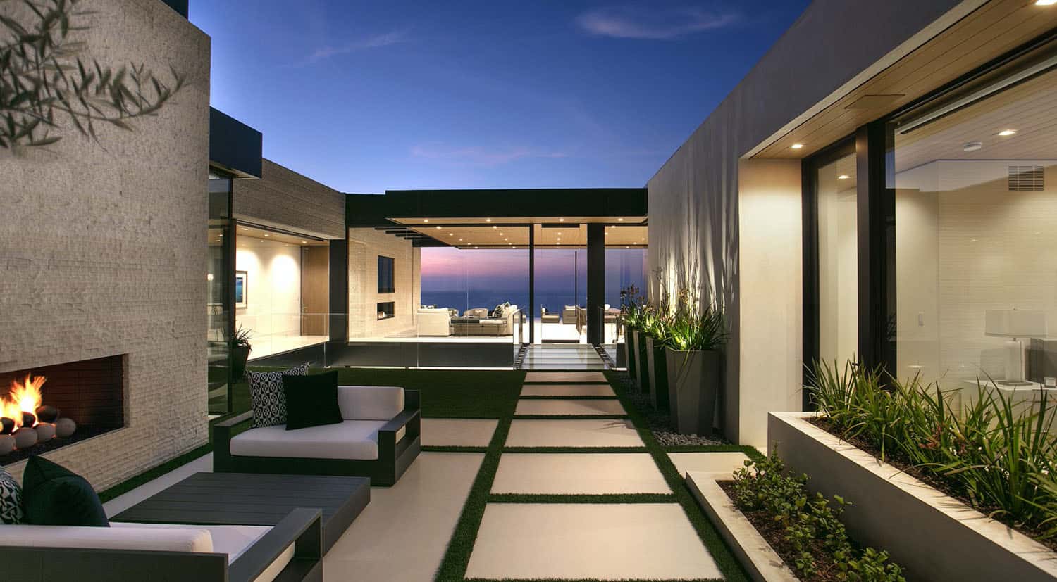 modern-beach-house-entry