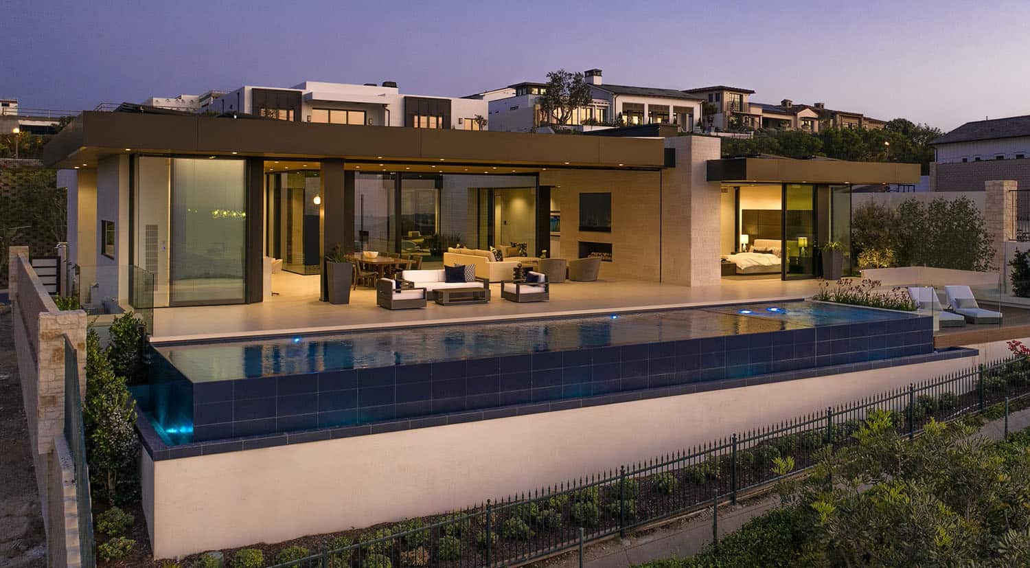 modern-beach-house-swimming-pool