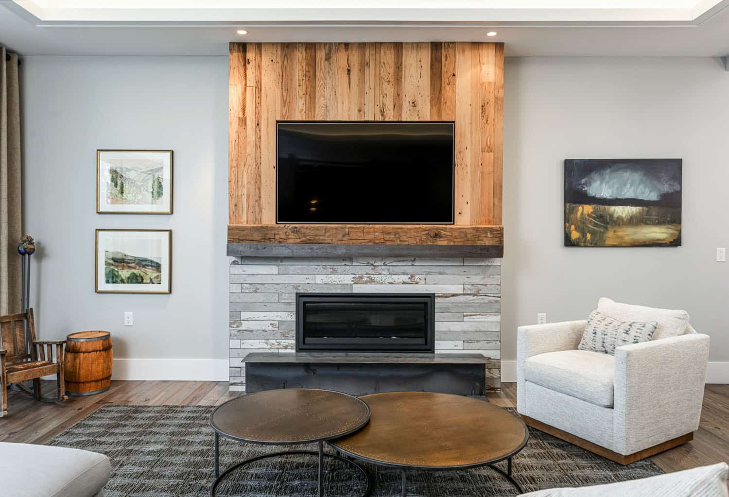 rustic-contemporary-family-room