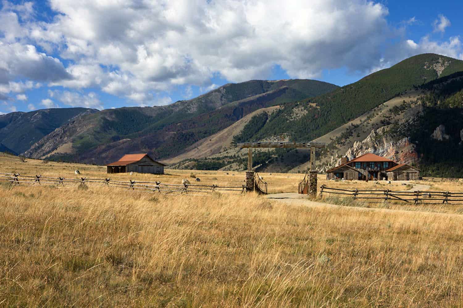 rustic-mountain-home-landscape