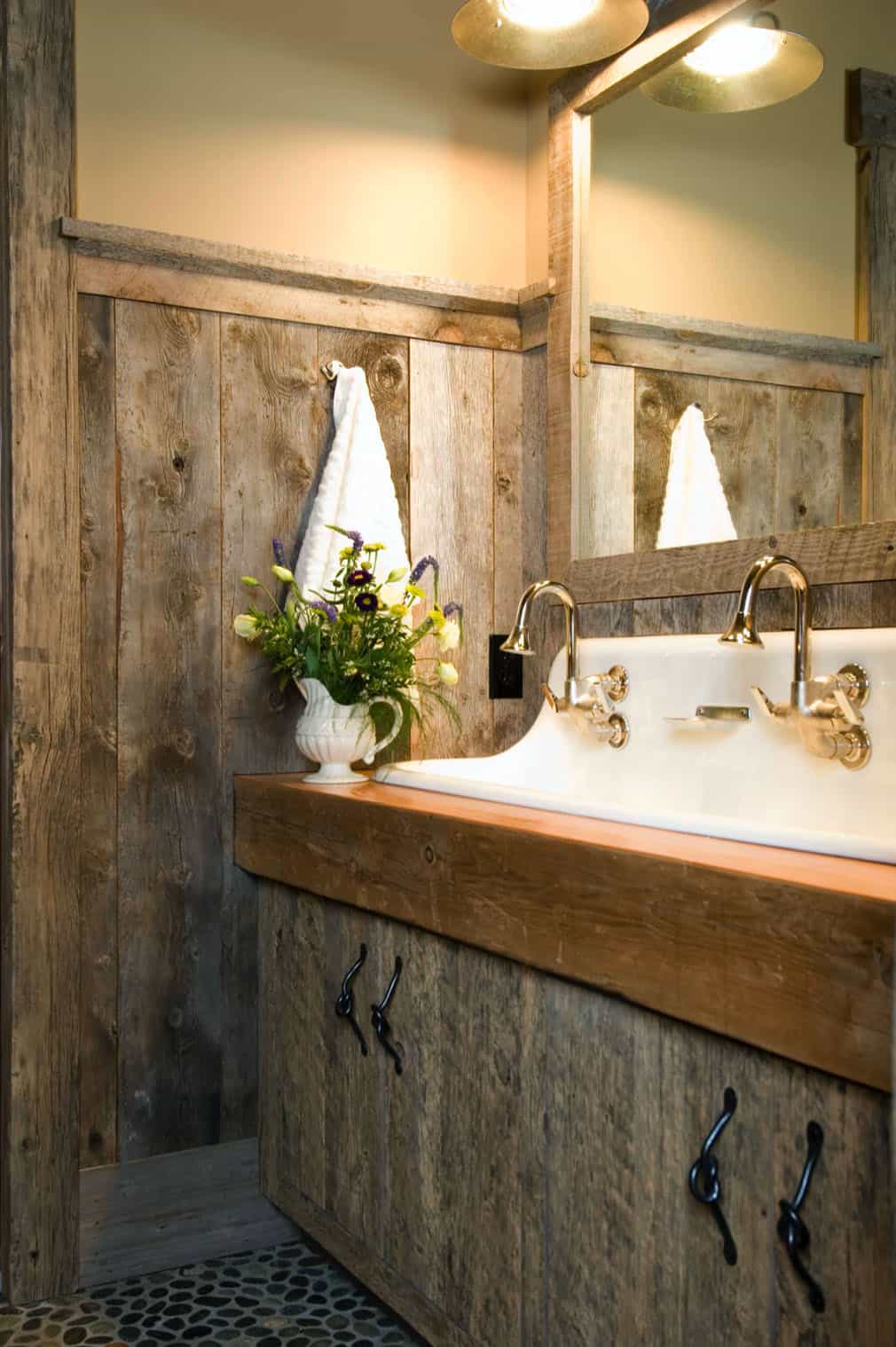 rustic-bathroom