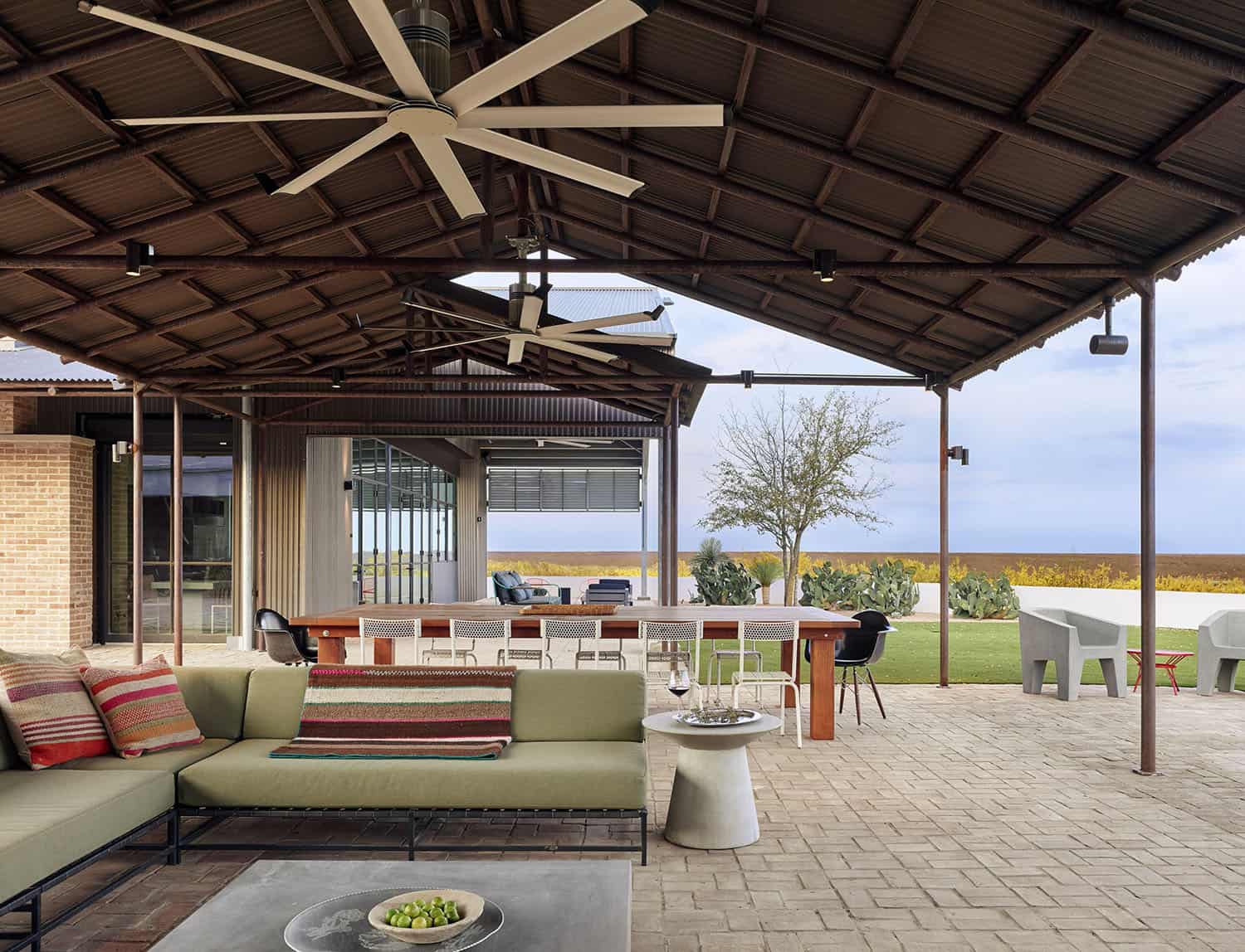 ranch-house-exterior-patio