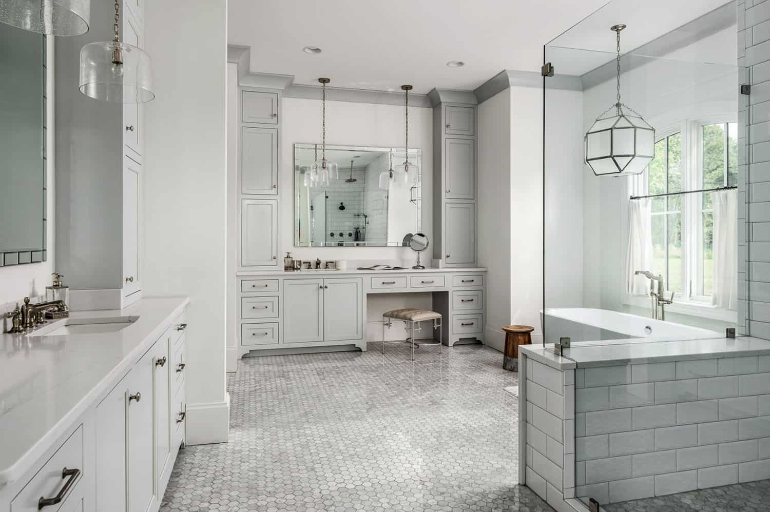 traditional-bathroom
