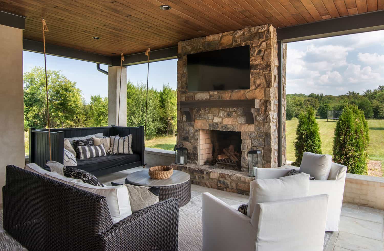 custom-home-transitional-porch