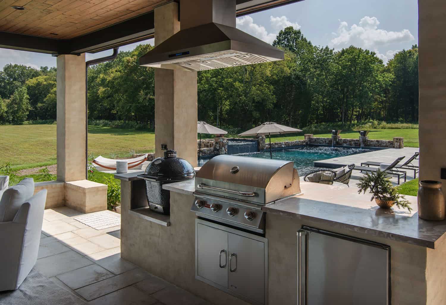 custom-home-traditional-porch