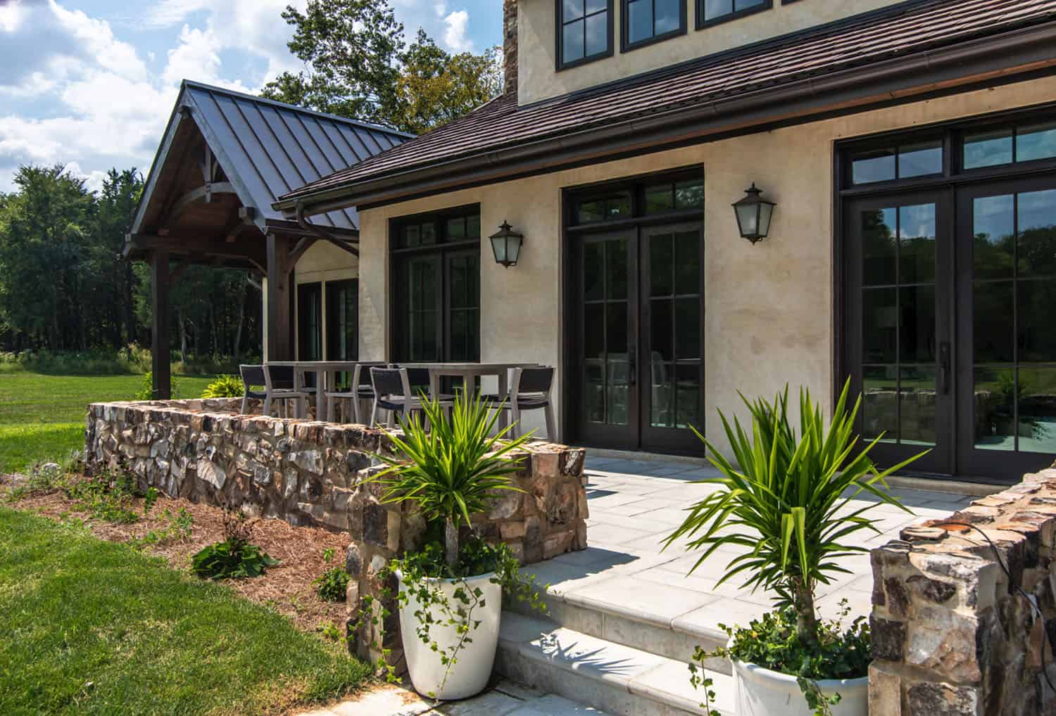 custom-home-traditional-exterior