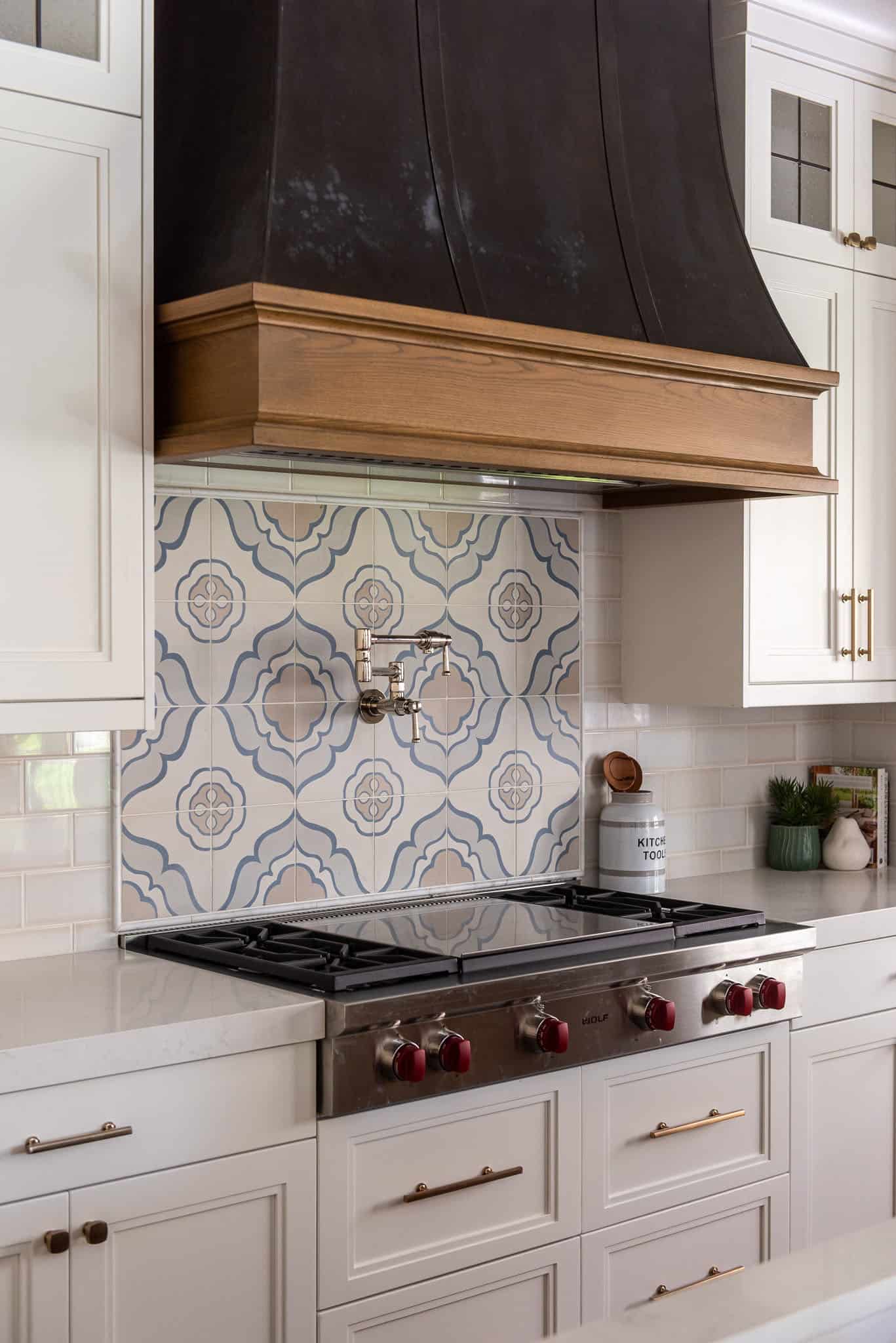 modern-farmhouse-style-kitchen