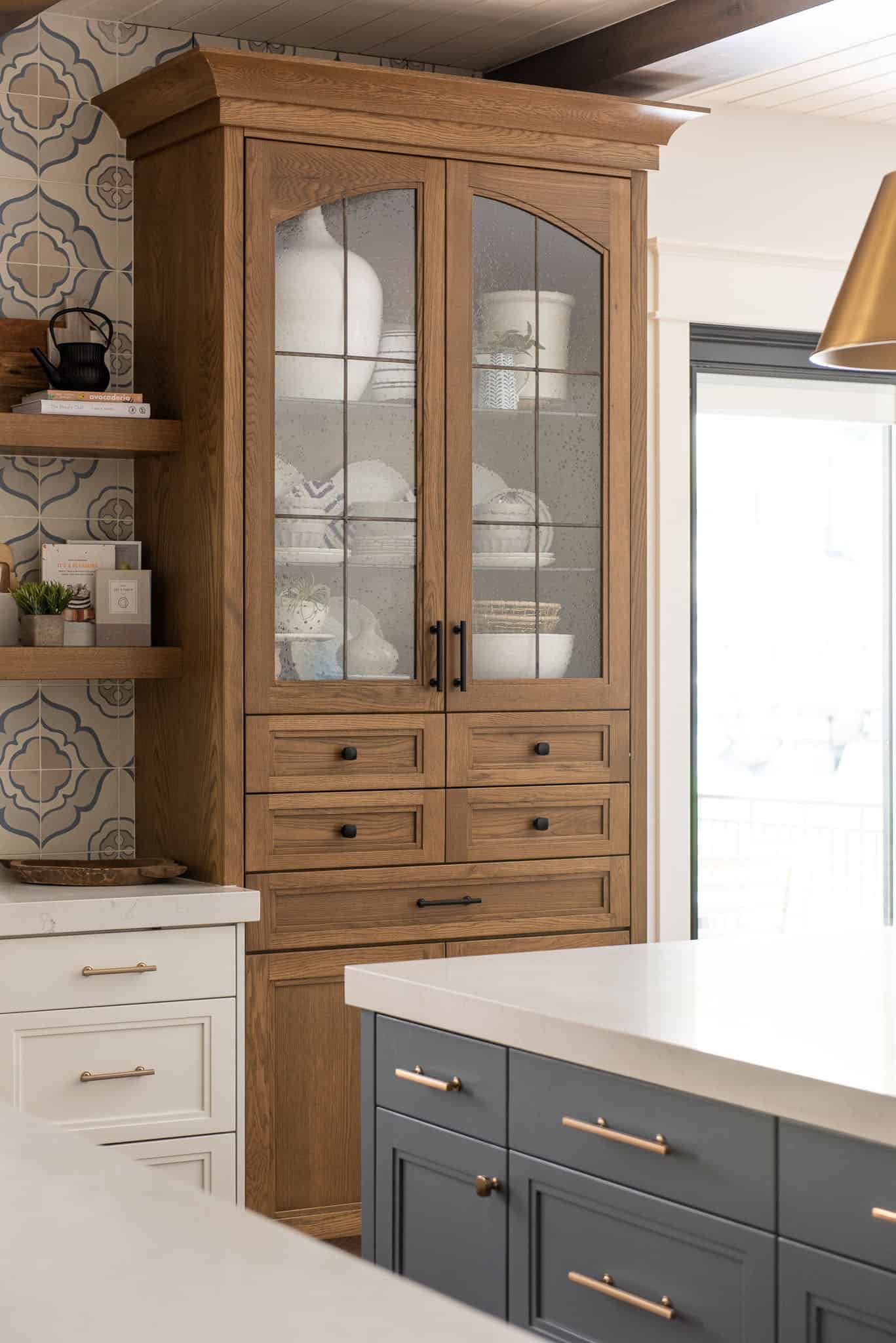 modern-farmhouse-style-kitchen