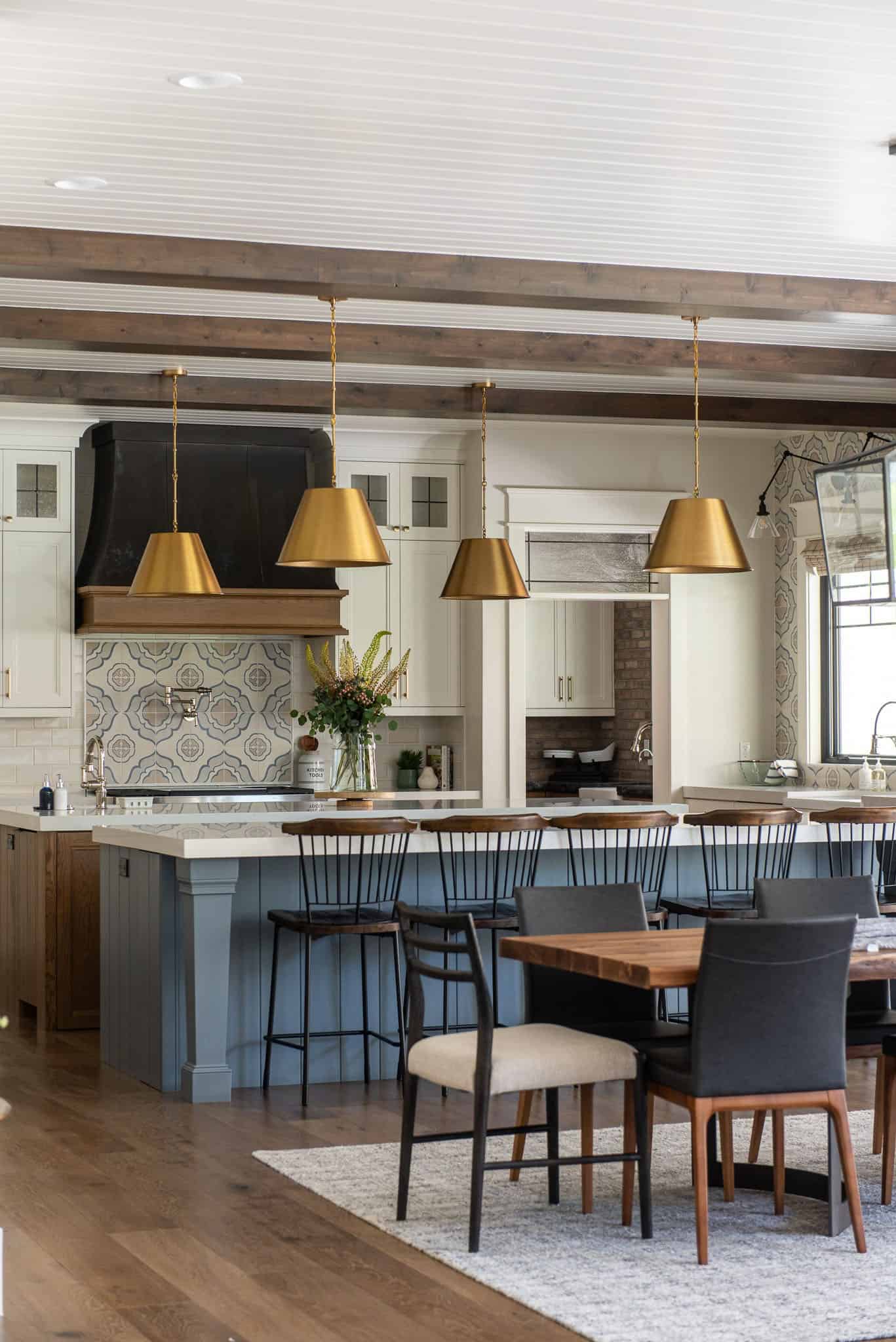 modern-farmhouse-style-kitchen