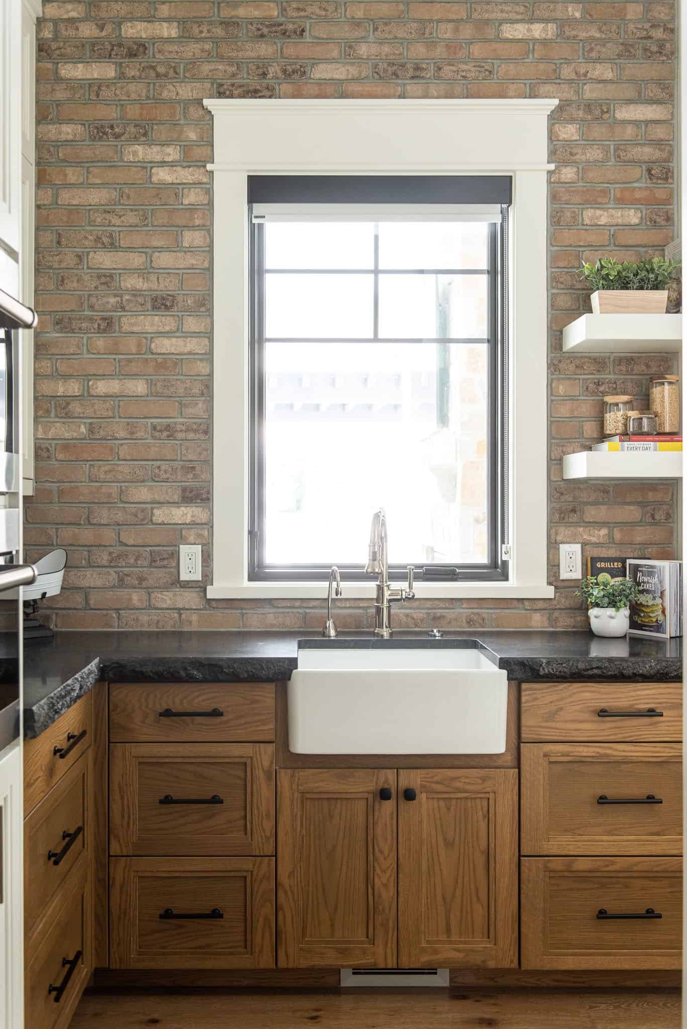 modern-farmhouse-style-kitchen