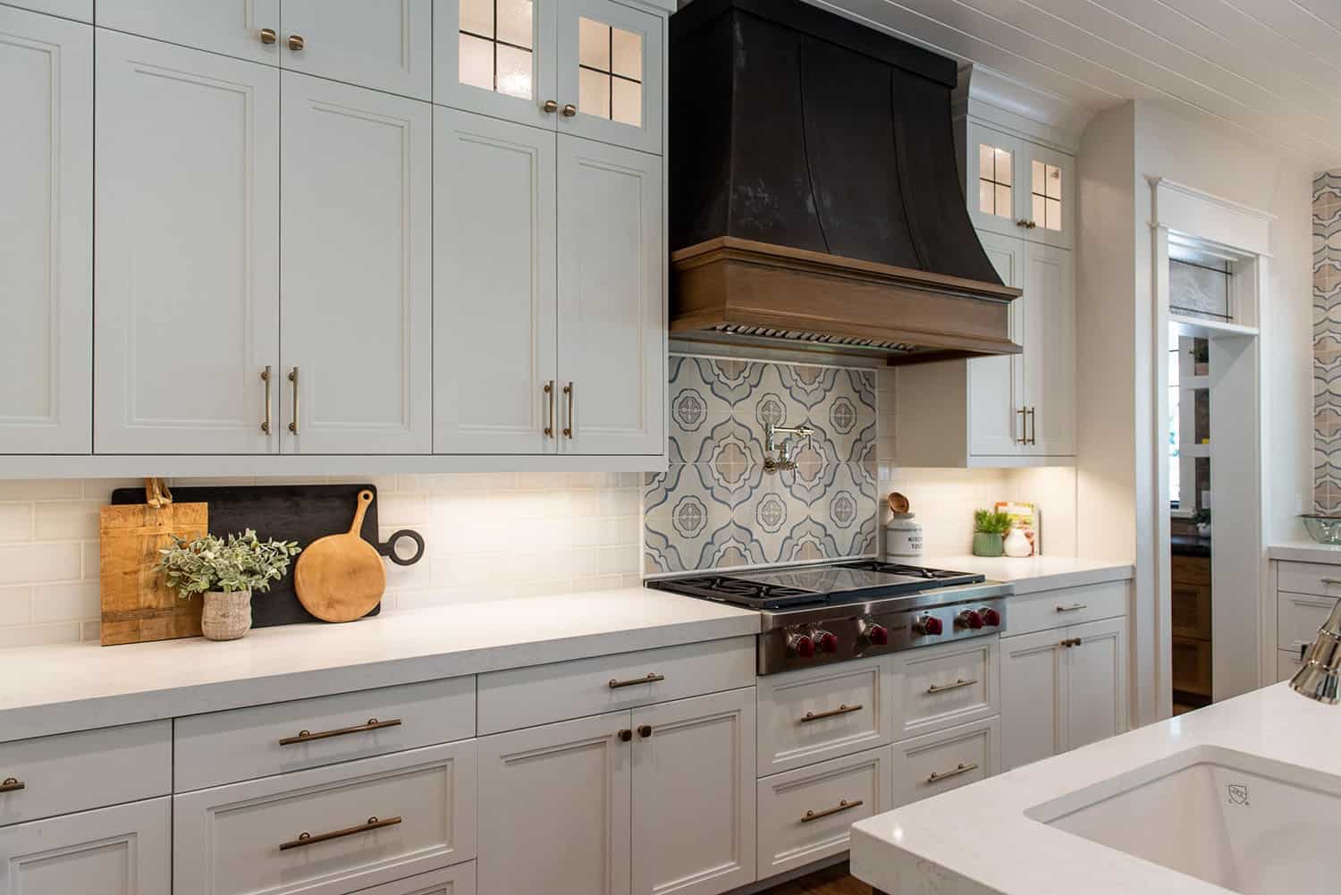 modern-farmhouse-style-kitchen