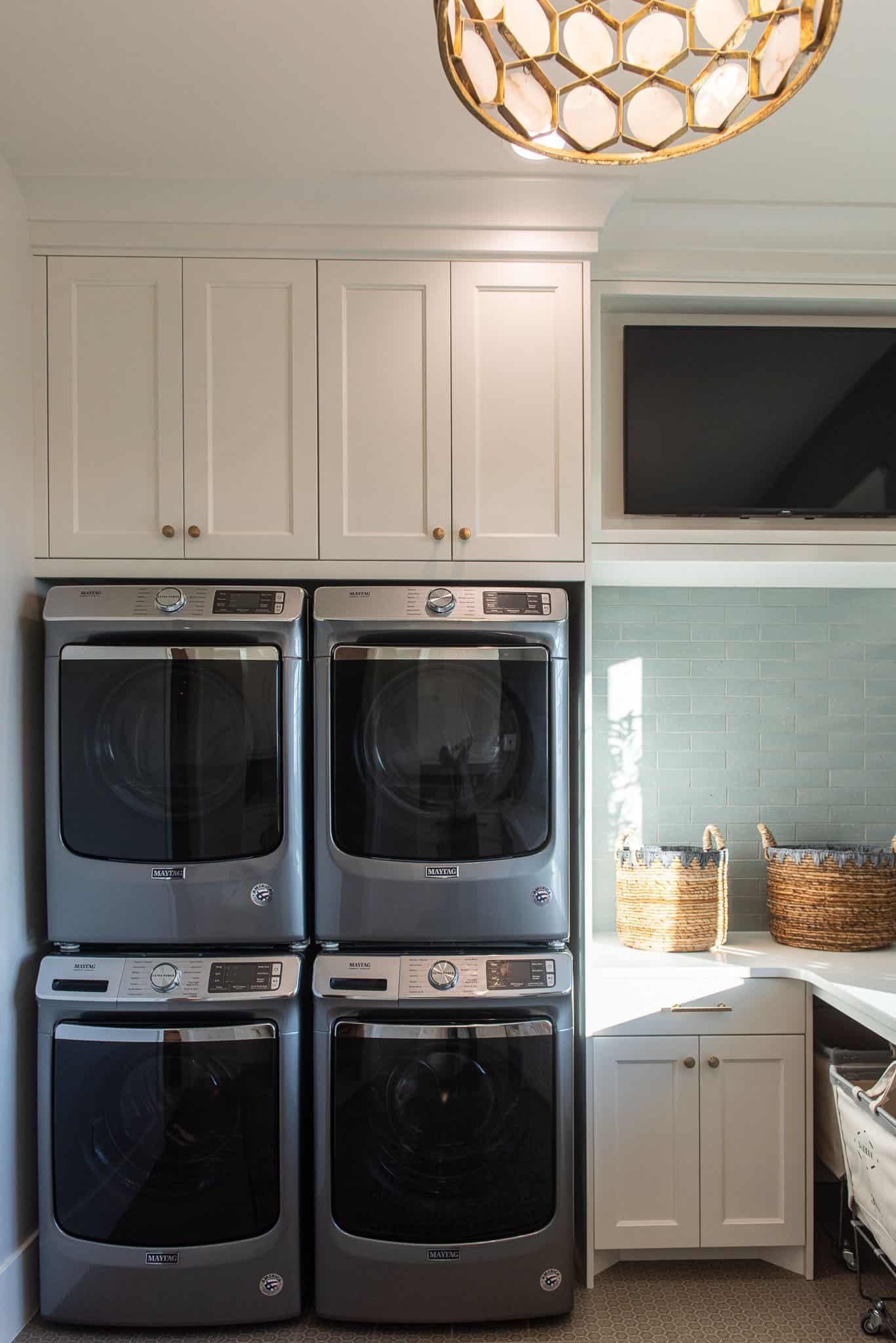 modern-farmhouse-style-laundry-room