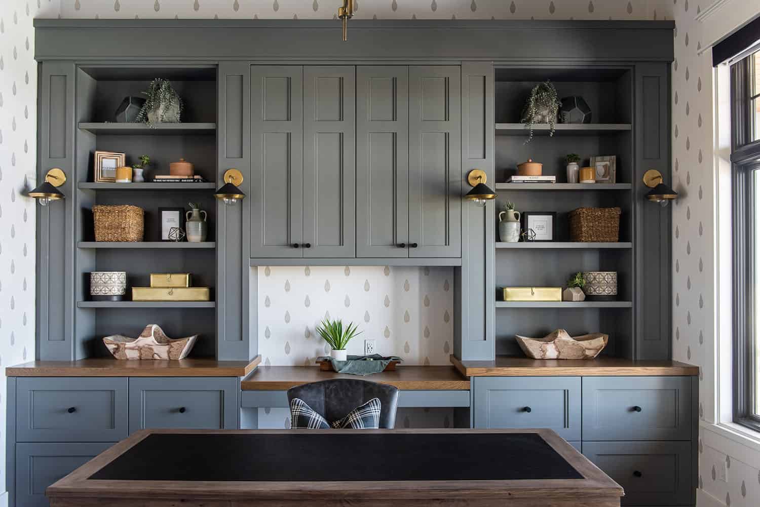 modern-farmhouse-style-home-office