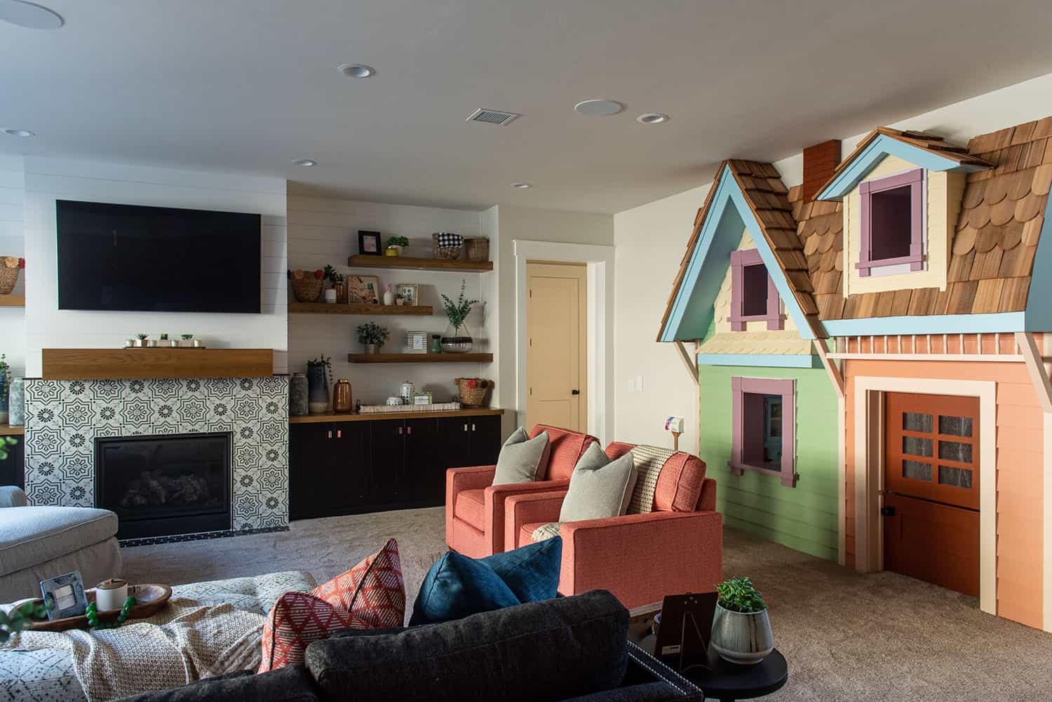 modern-farmhouse-style-family-room