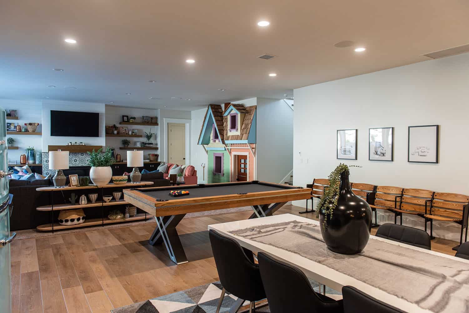 modern-farmhouse-style-family-room