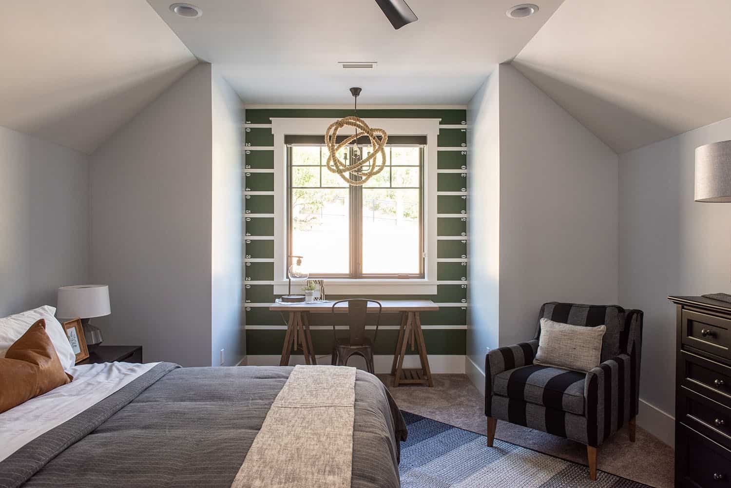 modern-farmhouse-style-bedroom