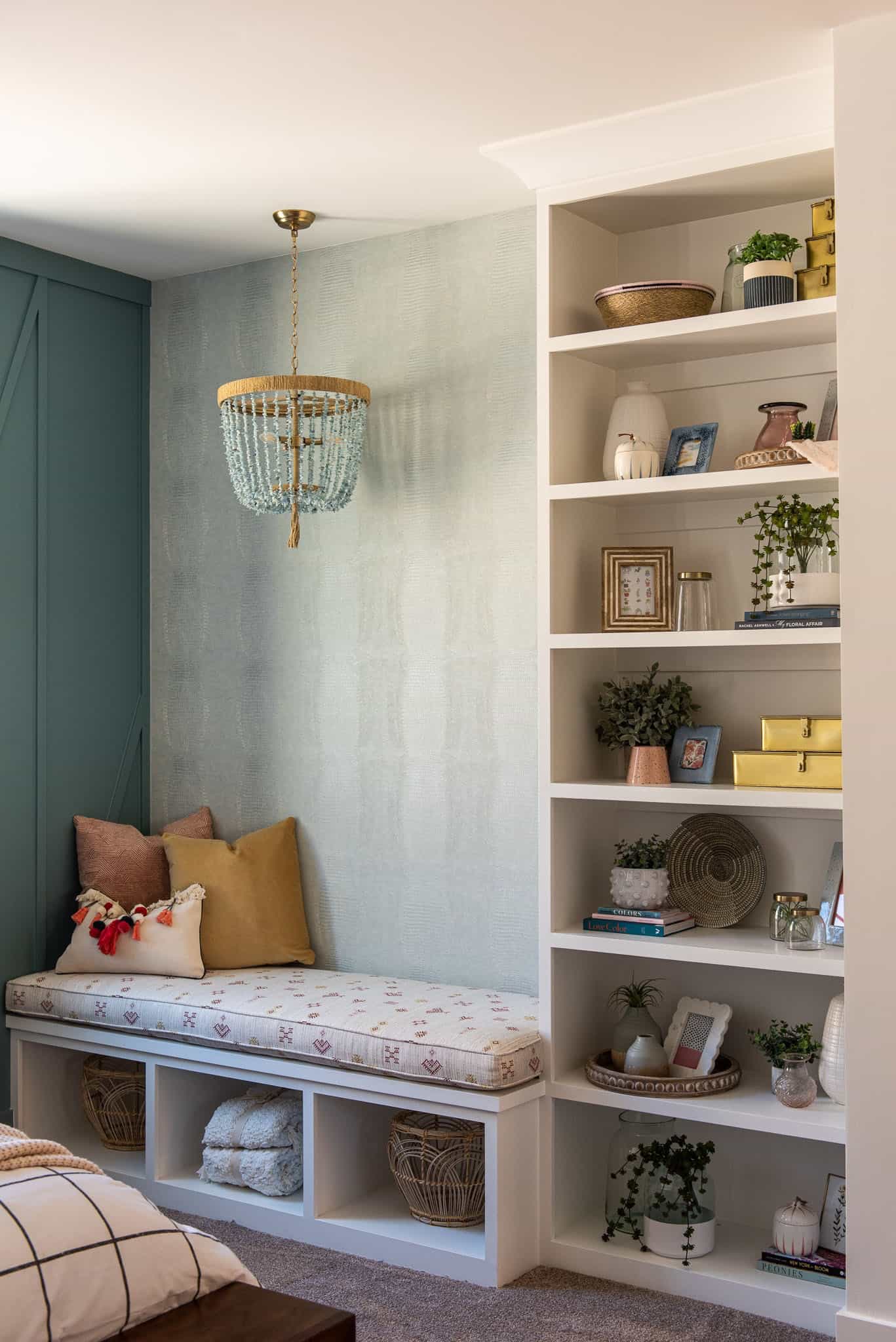 modern-farmhouse-style-bedroom