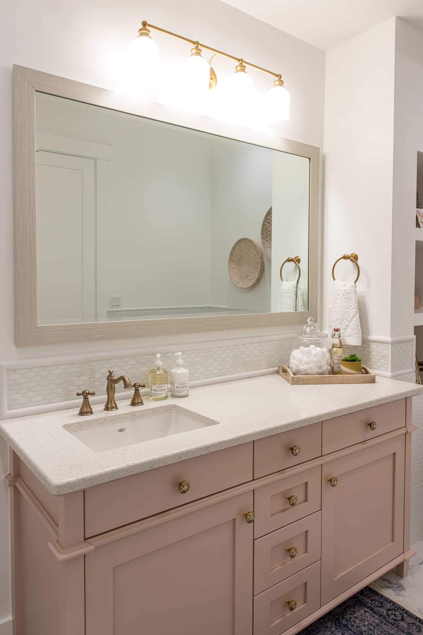modern-farmhouse-style-bathroom-vanity