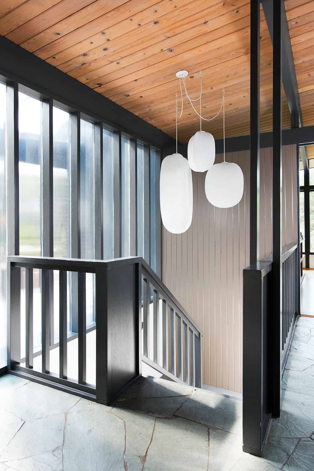 hillside-midcentury-entry