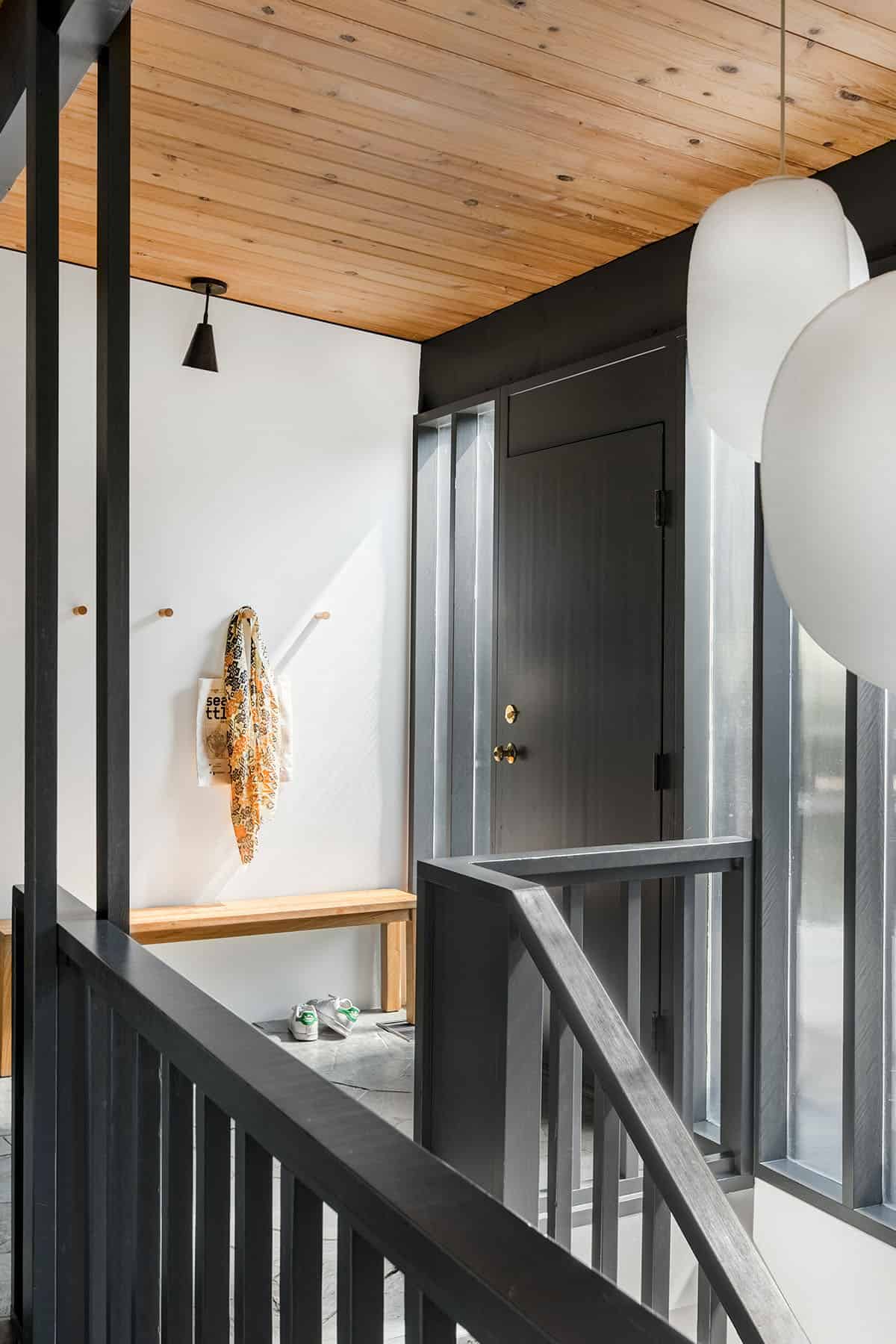 hillside-midcentury-entry