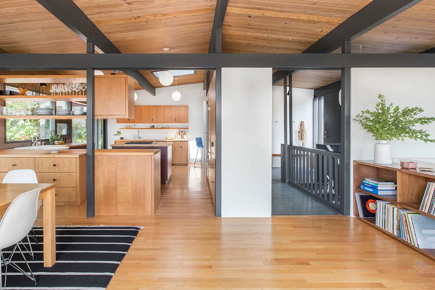 hillside-midcentury-hall