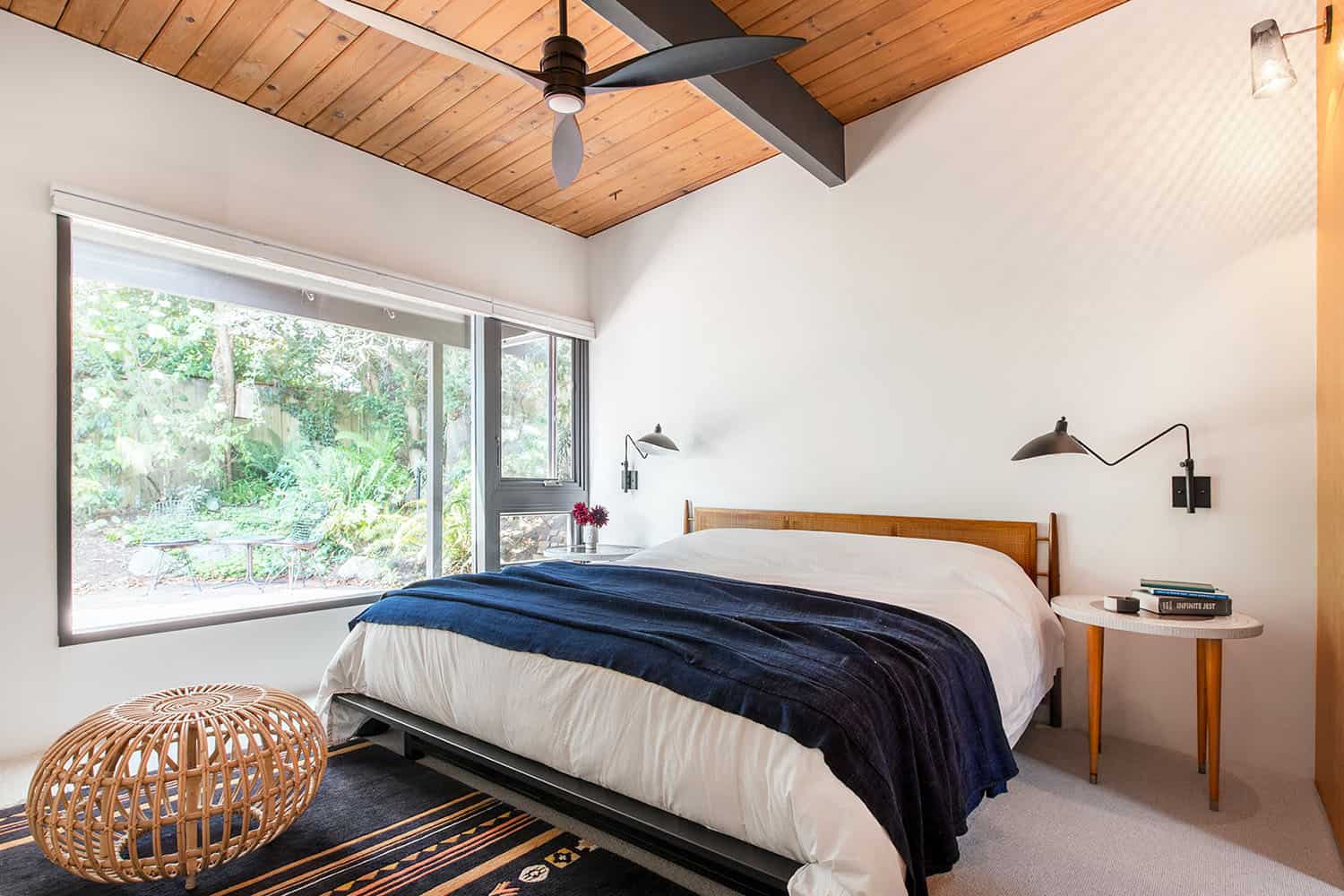 midcentury-modern-bedroom