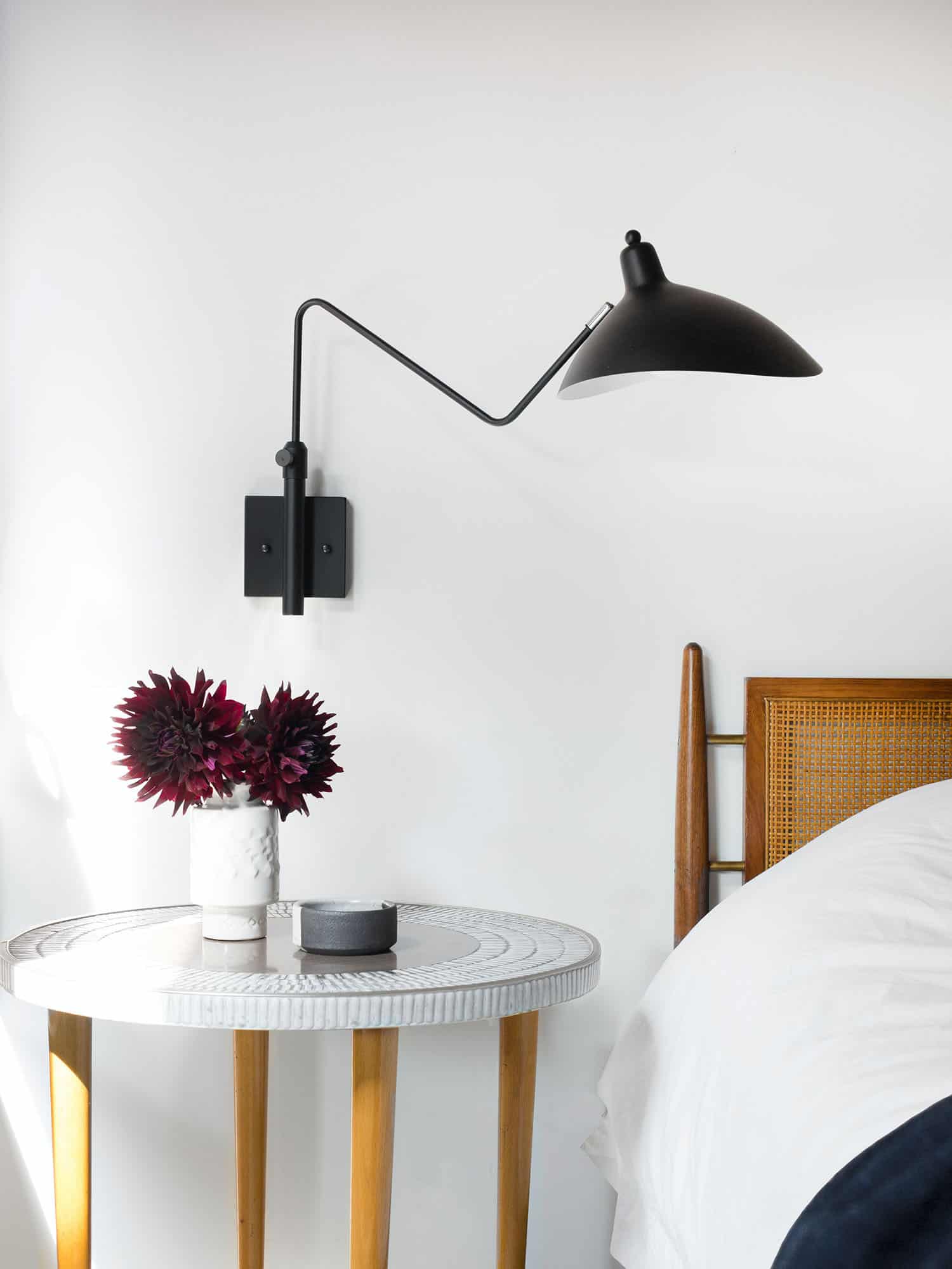 midcentury-modern-bedroom
