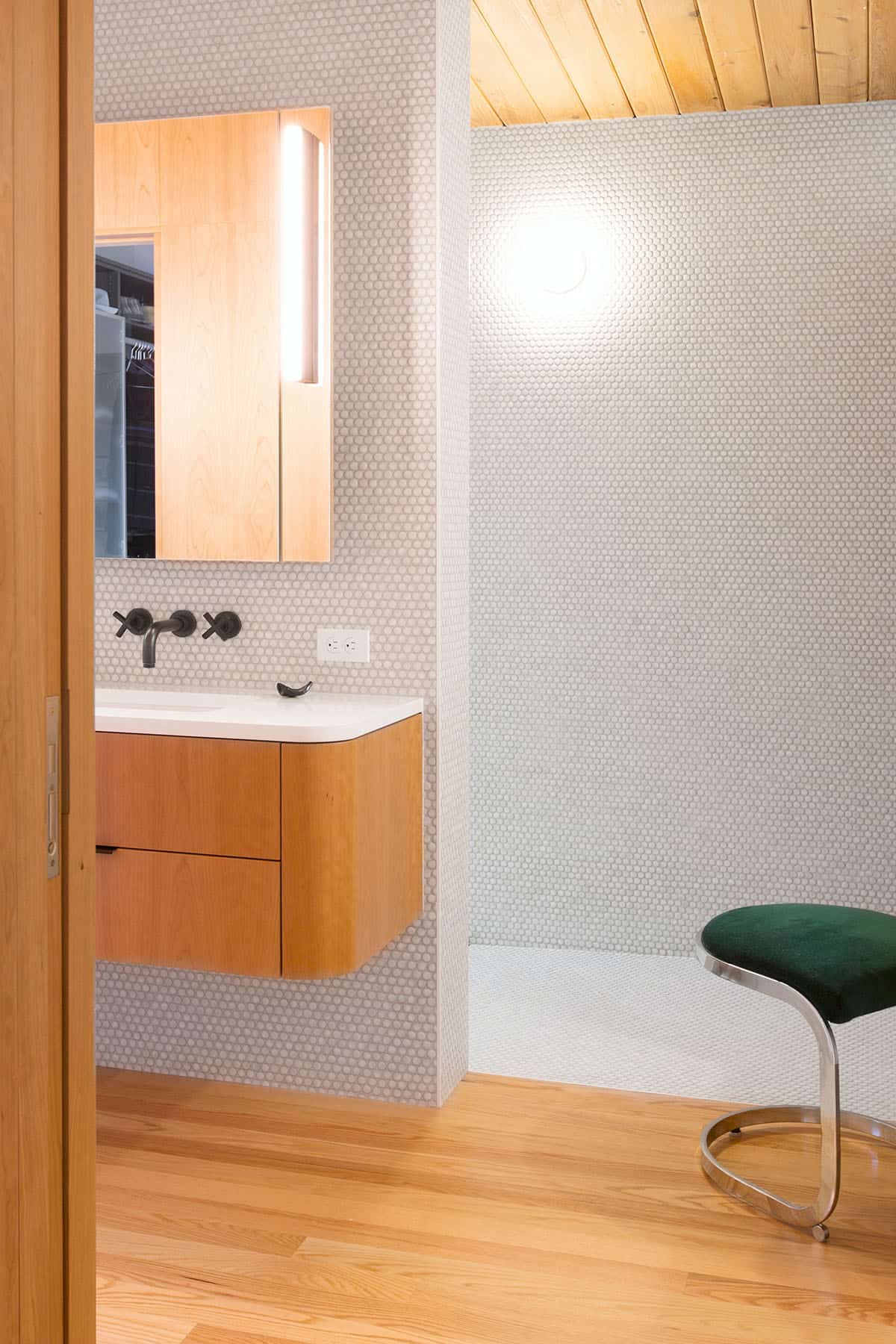 midcentury-modern-bathroom
