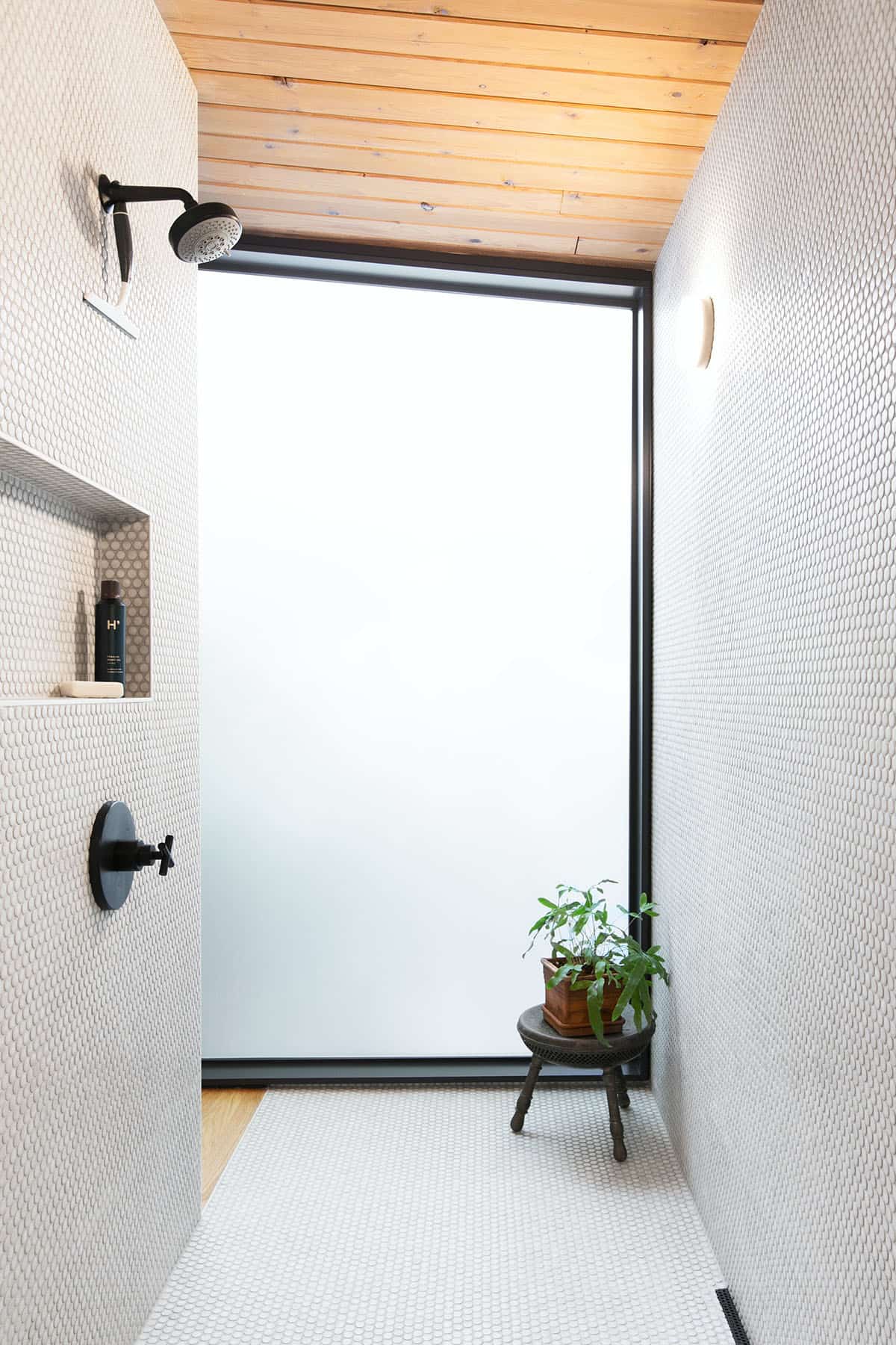midcentury-modern-bathroom