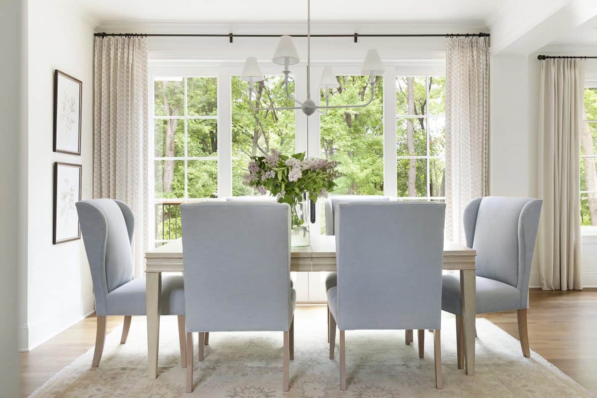 cottage-style-dining-room