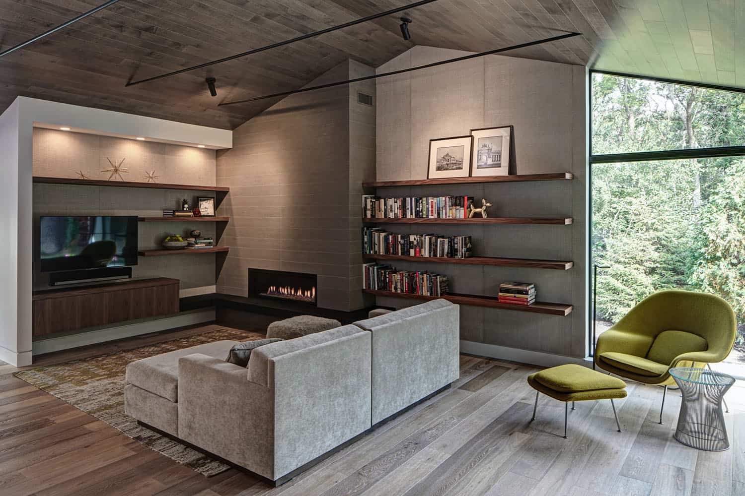 midcentury-family-room
