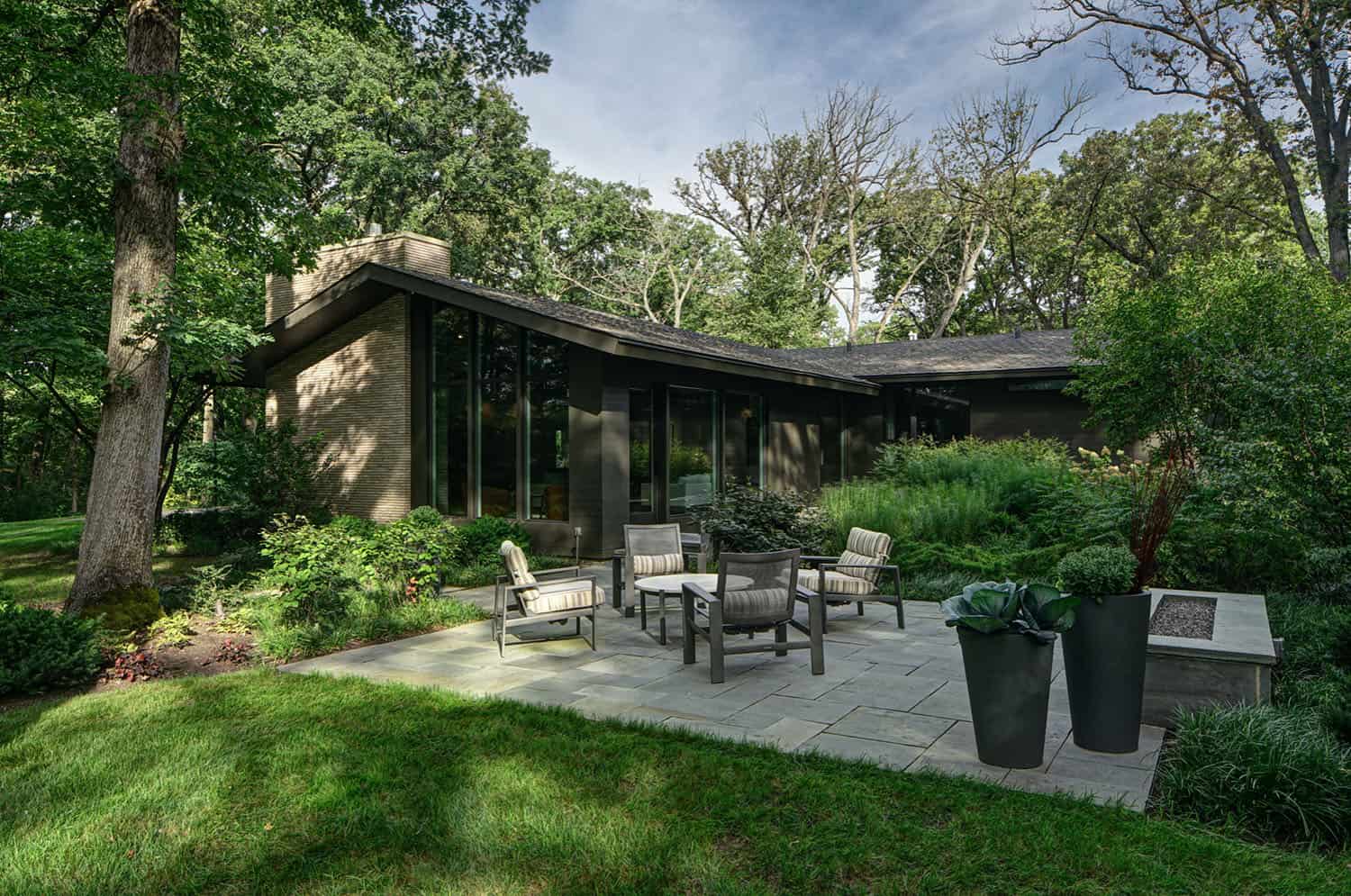 midcentury-modern-exterior
