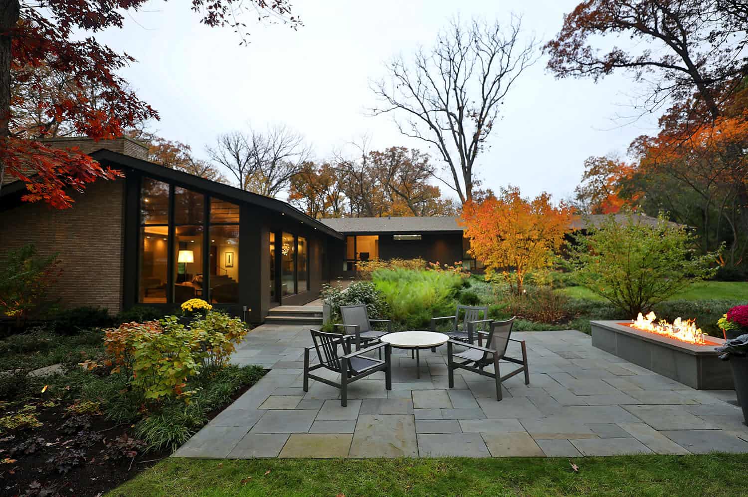 midcentury-modern-patio