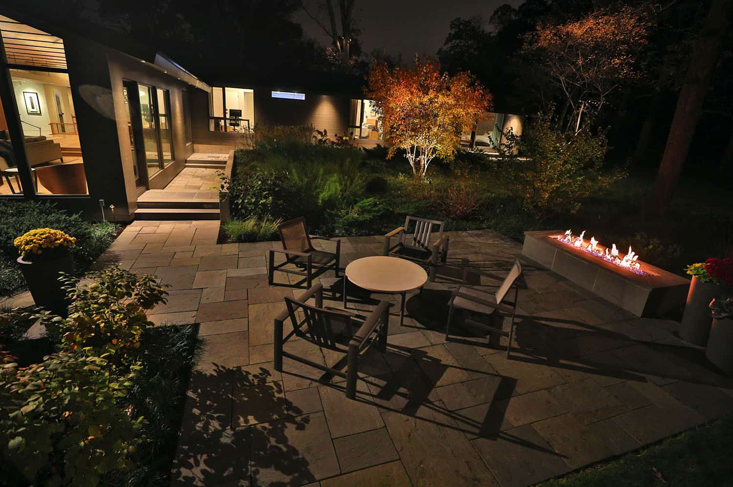 midcentury-modern-patio