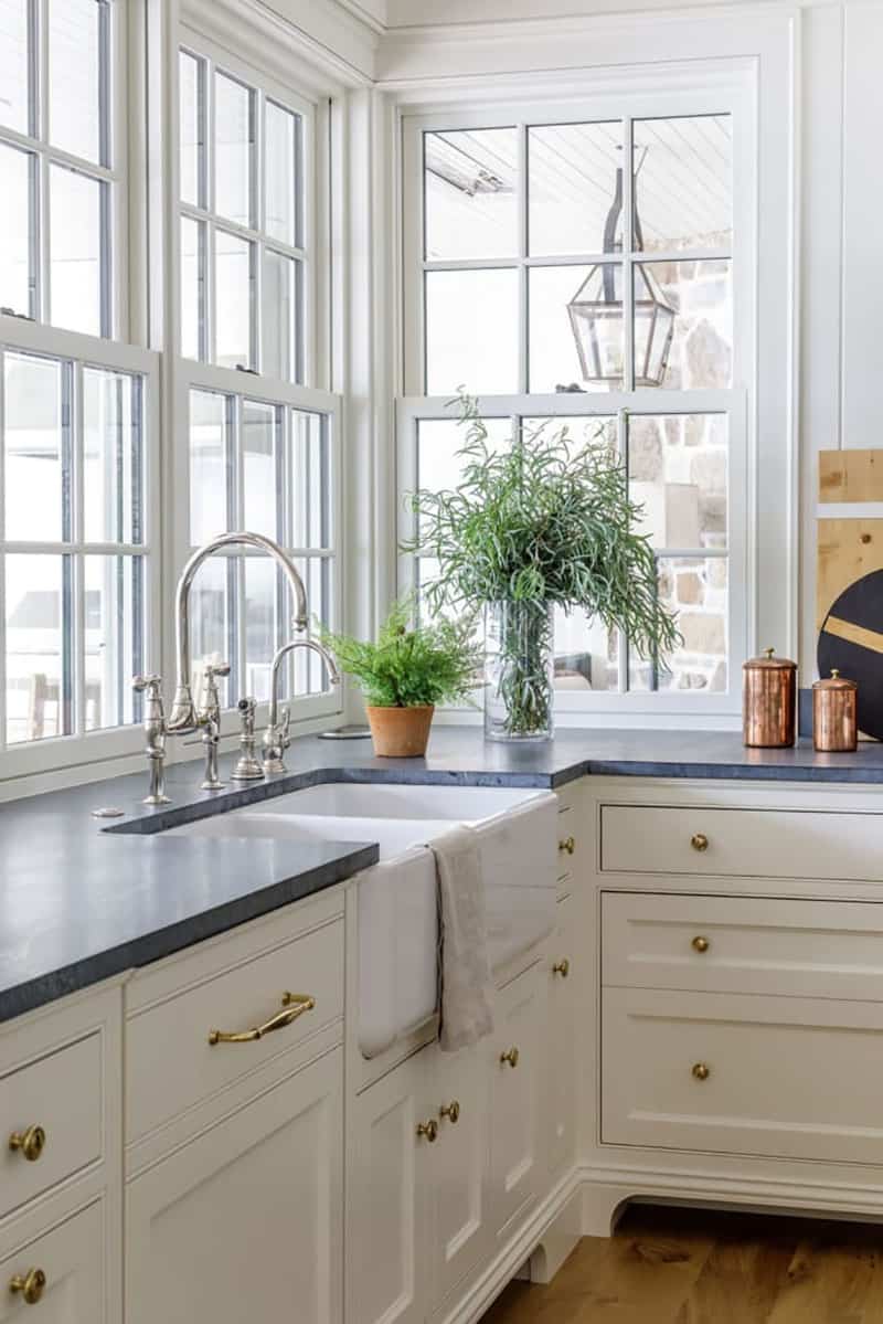 colonial-style-kitchen