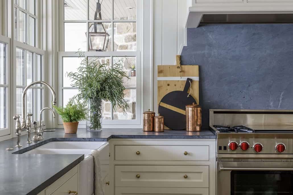 colonial-style-kitchen