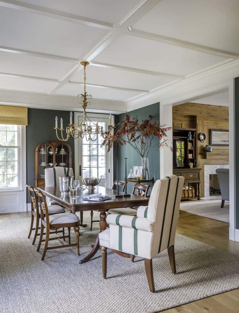 colonial-style-dining-room