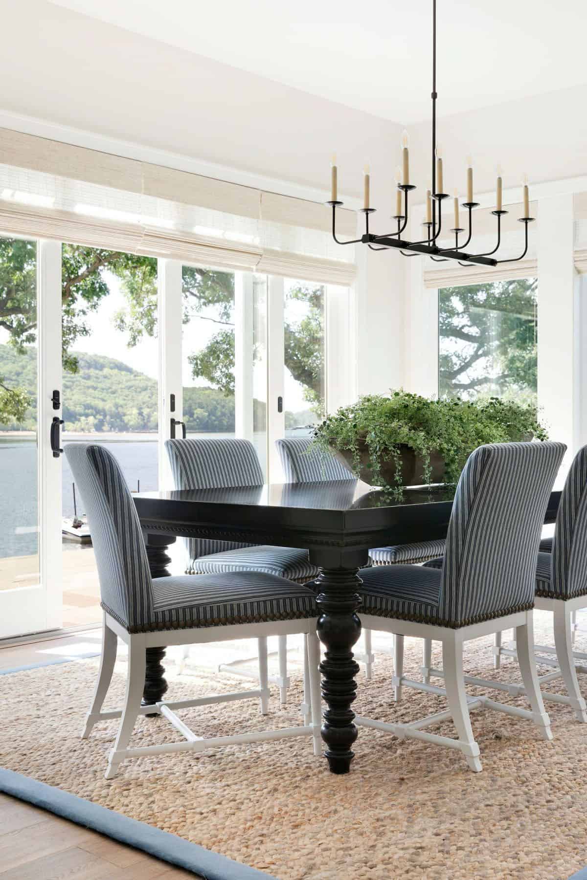 traditional-dining-room