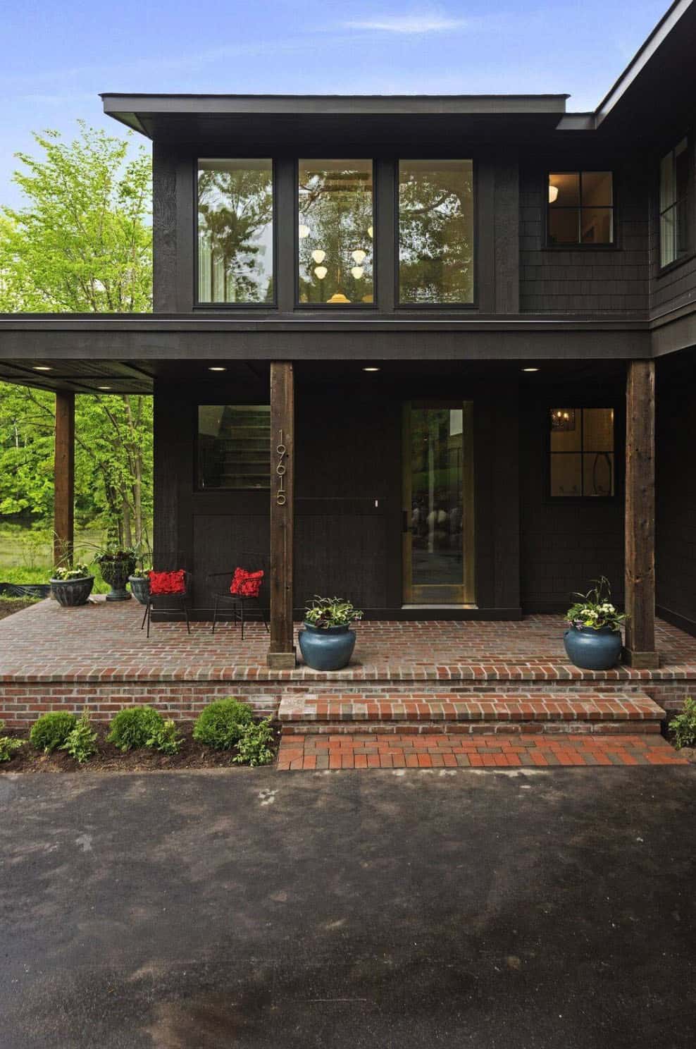 craftsman-style-home-exterior