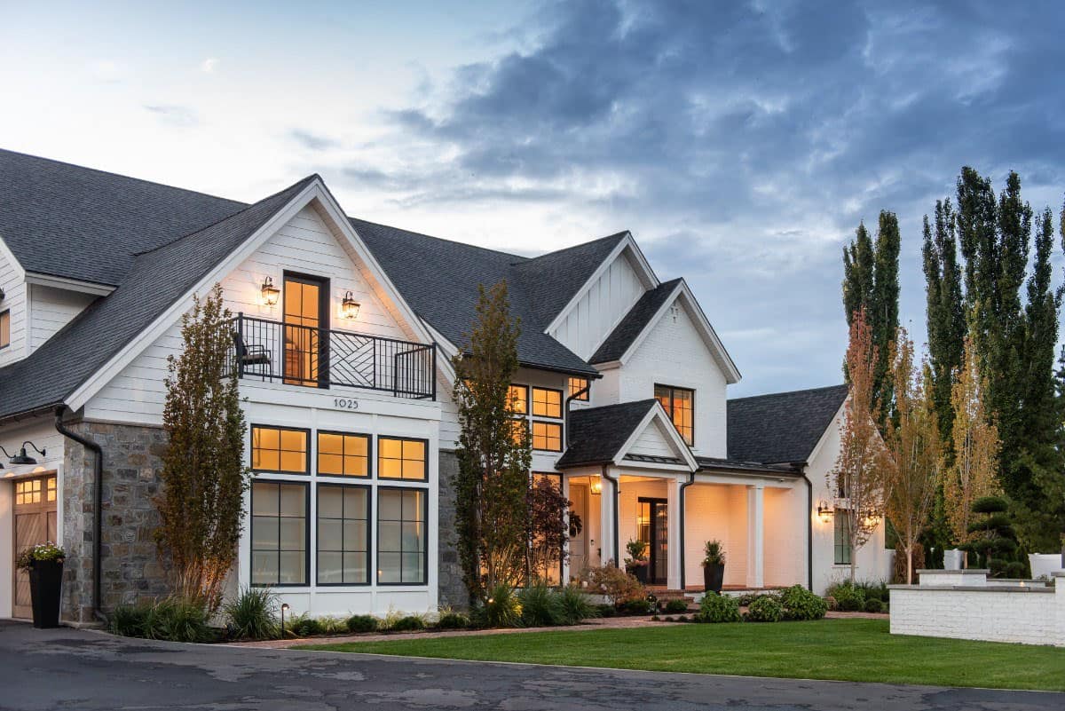 modern-farmhouse-exterior