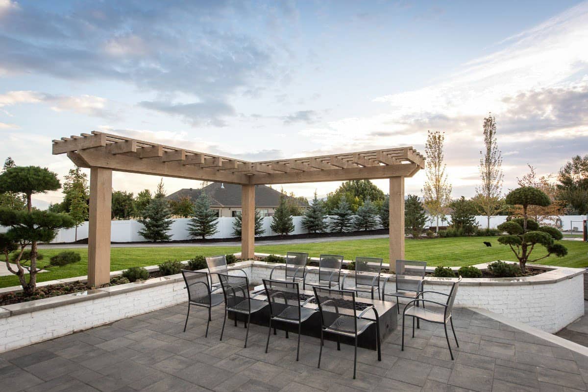 modern-farmhouse-patio