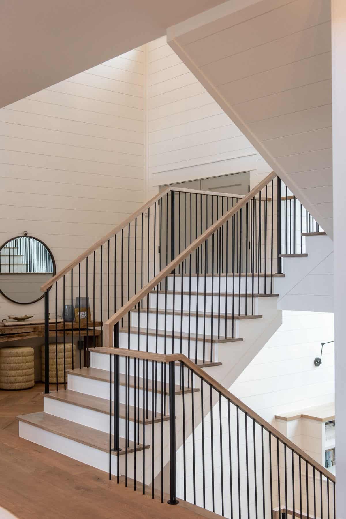 modern-farmhouse-staircase