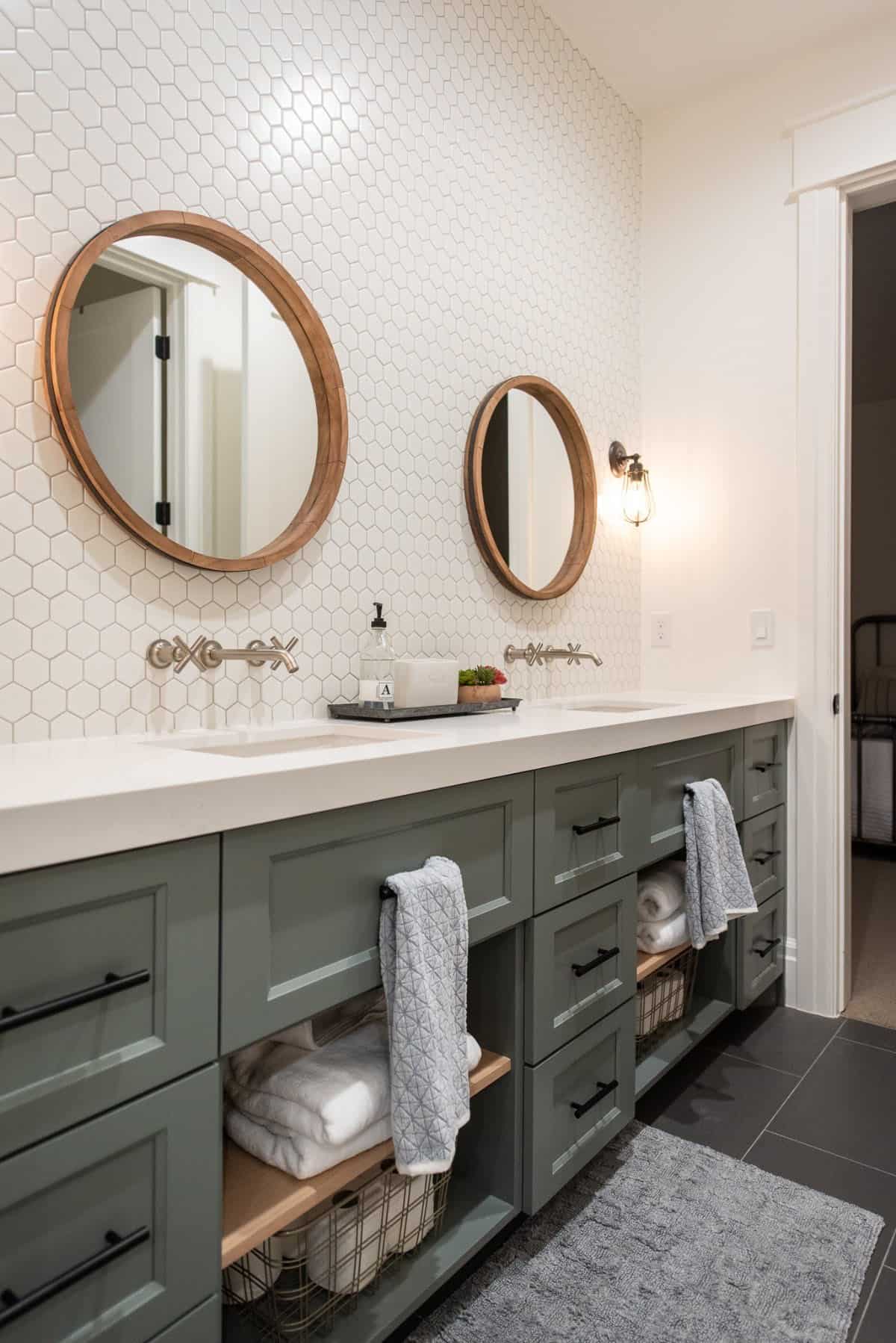 modern-farmhouse-bathroom