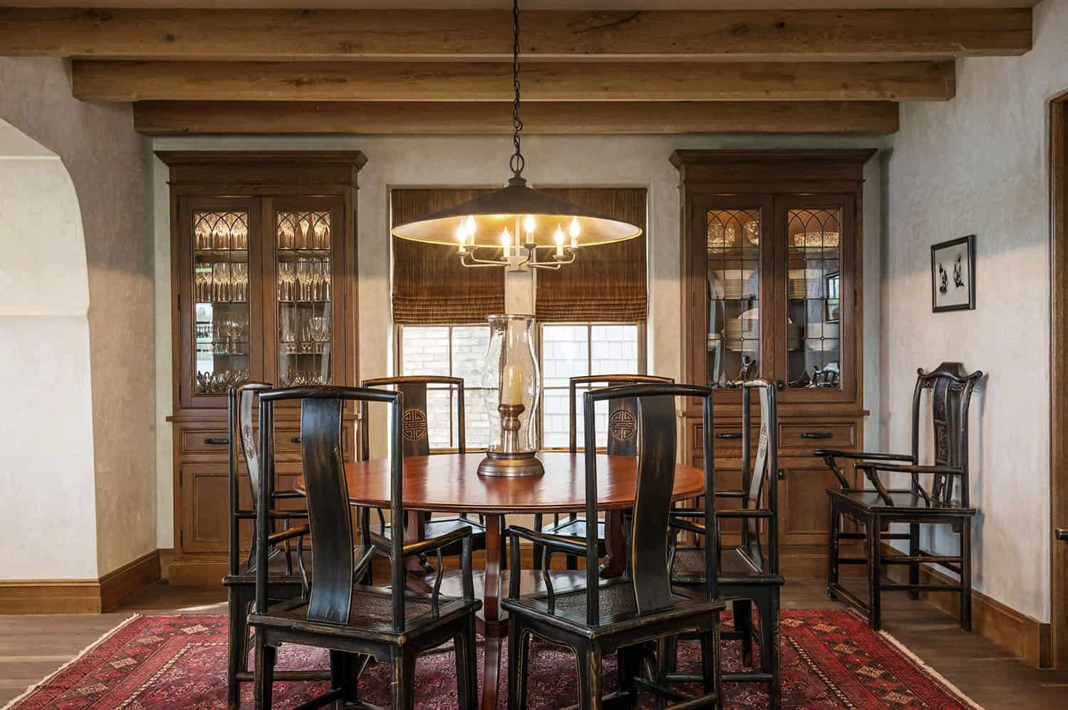 traditional-stone-cottage-dining-room